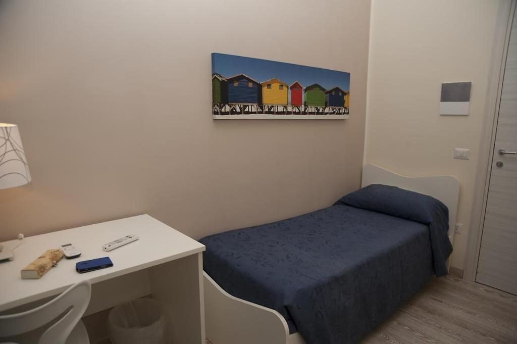 4Rooms Guest House Free Wi-Fi 萨莱诺 外观 照片