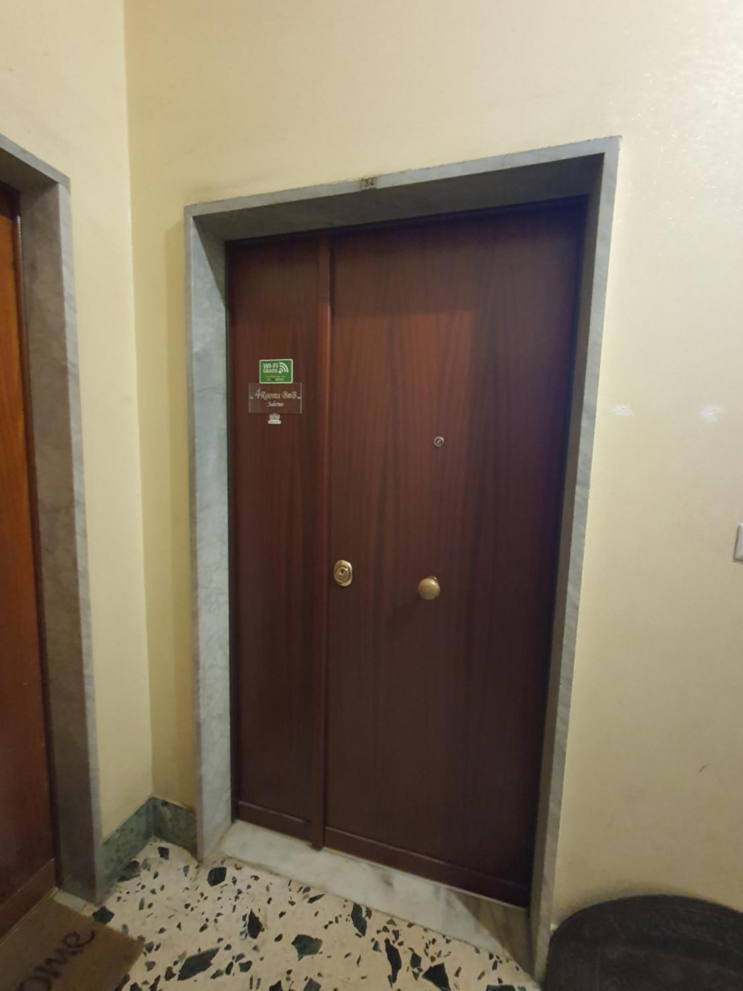 4Rooms Guest House Free Wi-Fi 萨莱诺 外观 照片