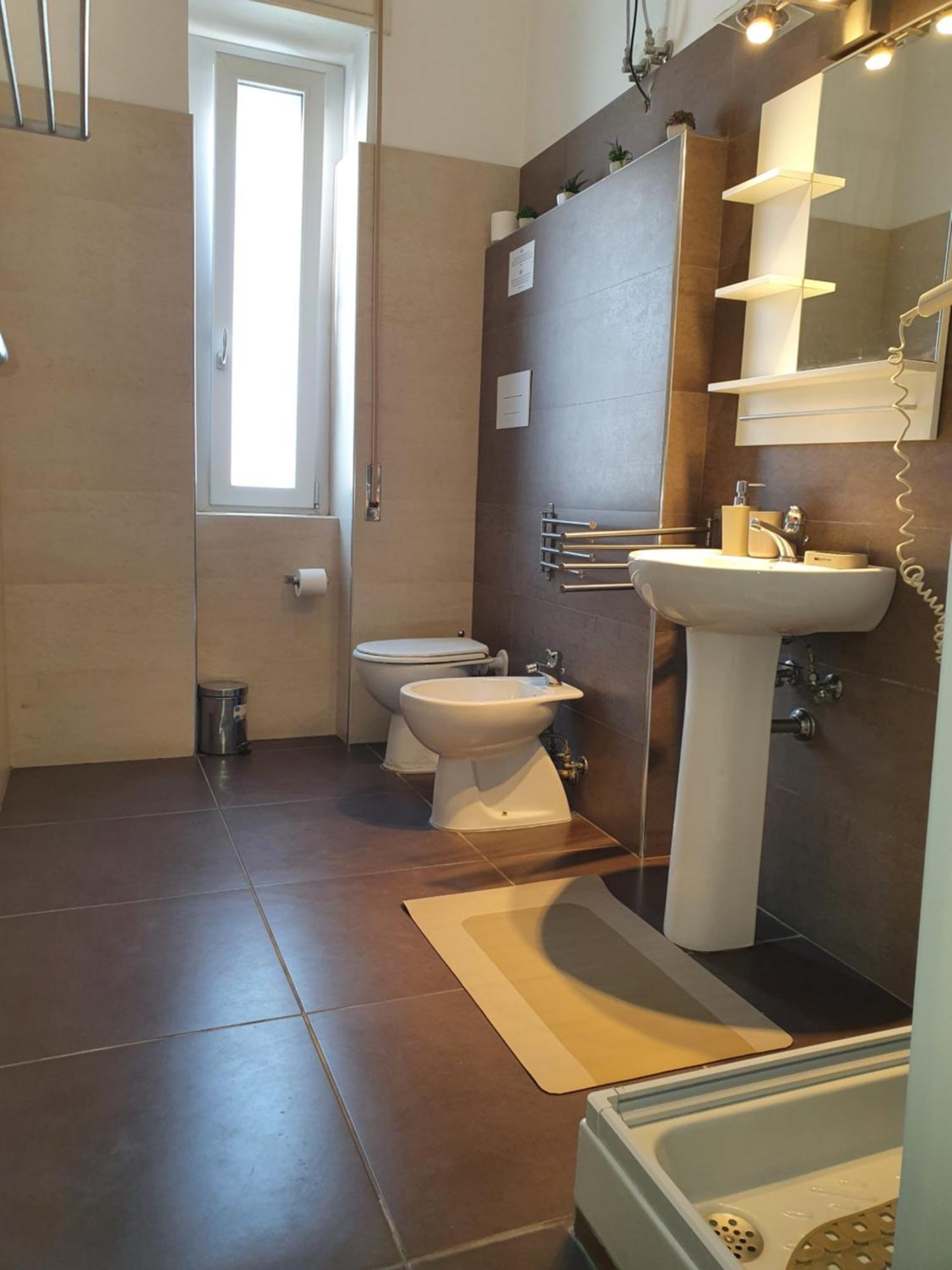 4Rooms Guest House Free Wi-Fi 萨莱诺 外观 照片