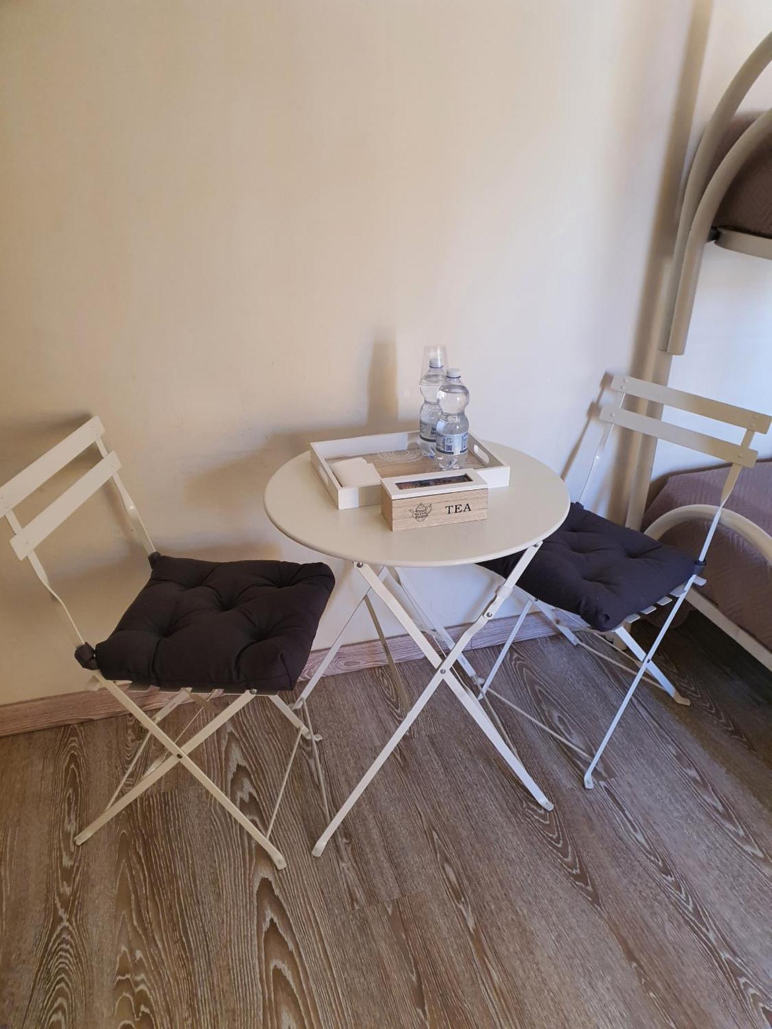 4Rooms Guest House Free Wi-Fi 萨莱诺 外观 照片